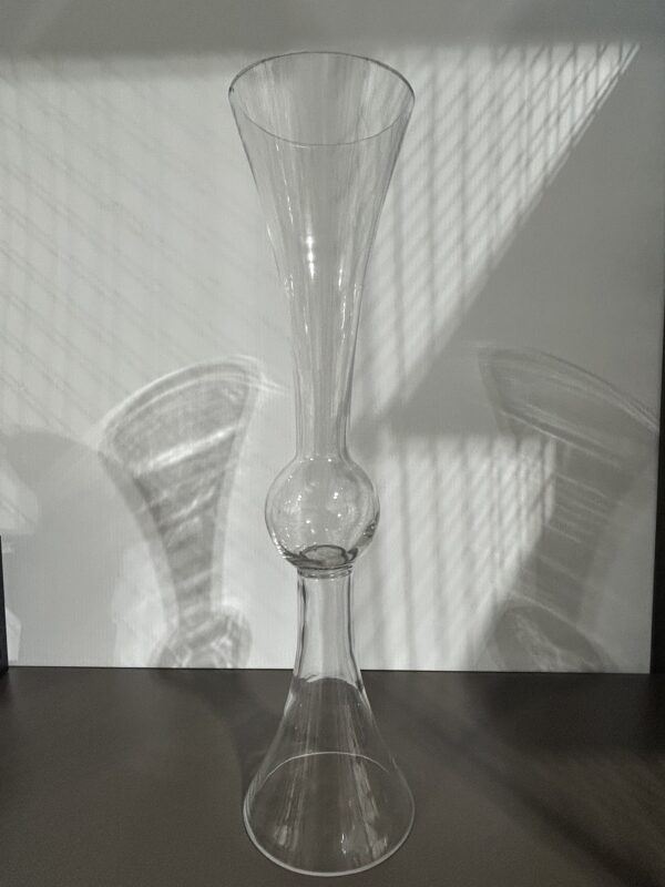 clear flower vase