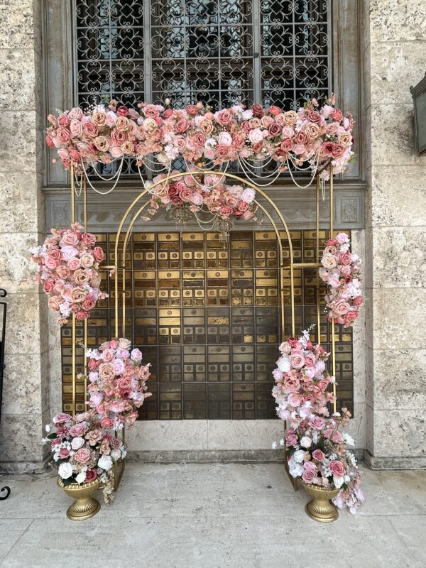 Luxury Gold Metal Arch or Backdrop - Image 2
