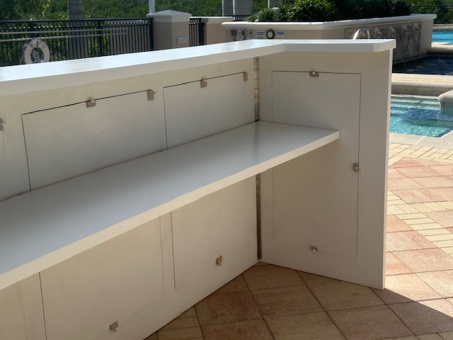 8' White Bar with Customizable Panels 3 8' White Bar with Customizable Panels - Image 3