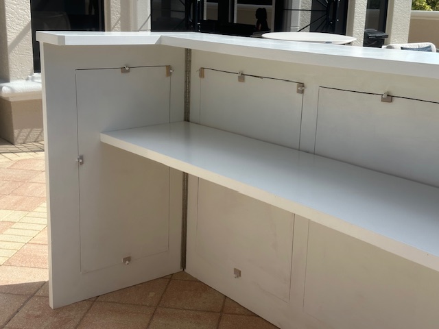 8' White Bar with Customizable Panels 4 8' White Bar with Customizable Panels - Image 4